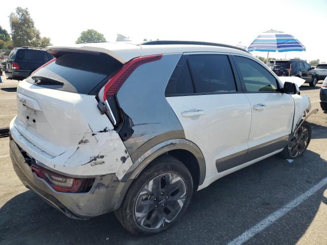 Photo 3 from auction – 2023 KIA NIRO WAVE with VIN KNDCT3L10P5042532