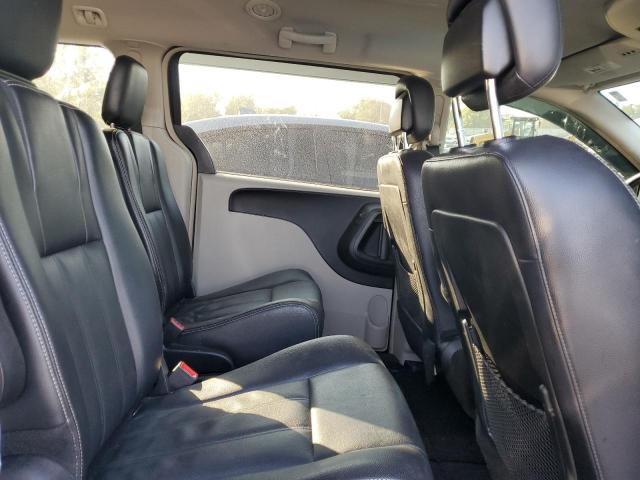 Photo 11 from auction – 2014 CHRYSLER TOWN & COU with VIN 2C4RC1BG2ER270505