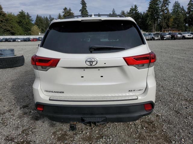 Photo 6 from auction – 2018 TOYOTA HIGHLANDER with VIN 5TDJZRFH4JS820687
