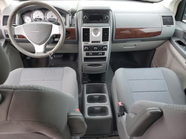 Photo 8 from auction – 2010 CHRYSLER TOWN & COU with VIN 2A4RR4DE0AR344553