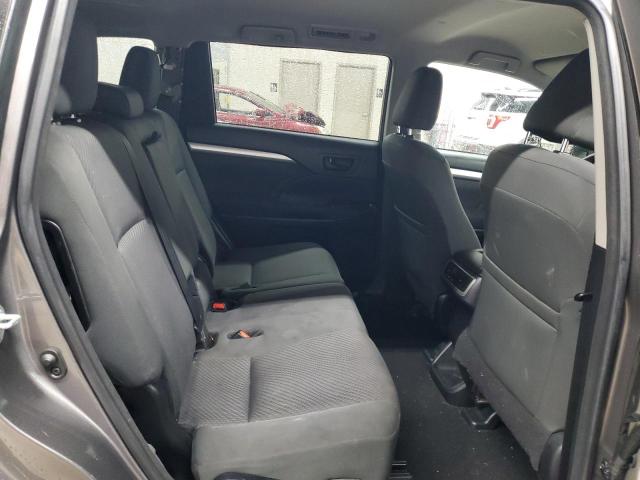 Photo 11 from auction – 2018 TOYOTA HIGHLANDER with VIN 5TDZARFH2JS038124