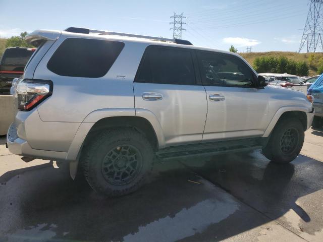 Photo 3 from auction – 2022 TOYOTA 4RUNNER SR with VIN JTENU5JR2N5985864