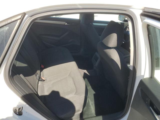 Photo 10 from auction – 2014 VOLKSWAGEN PASSAT S with VIN 1VWAT7A32EC049863
