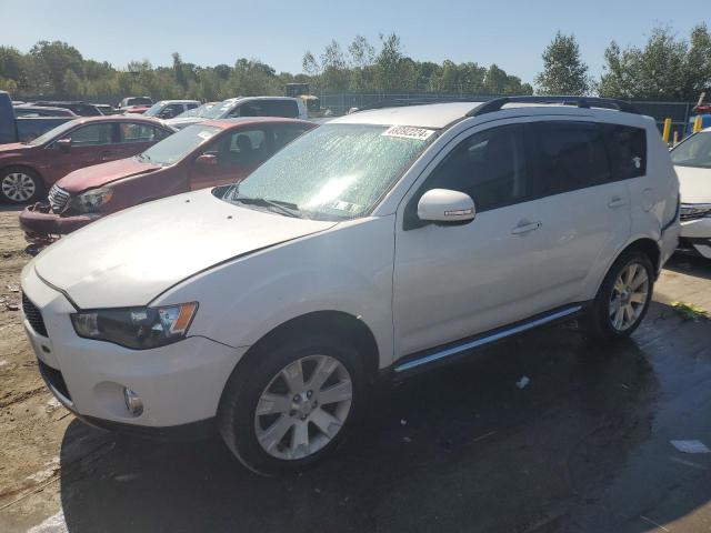 MITSUBISHI OUTLANDER 2013 with VIN JA4JT3AW0DU000928 - Photo from auction