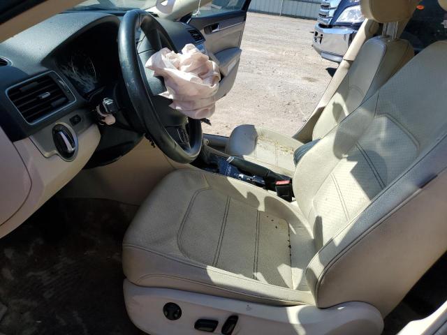 Photo 7 from auction – 2014 VOLKSWAGEN PASSAT S with VIN 1VWAS7A37EC051546