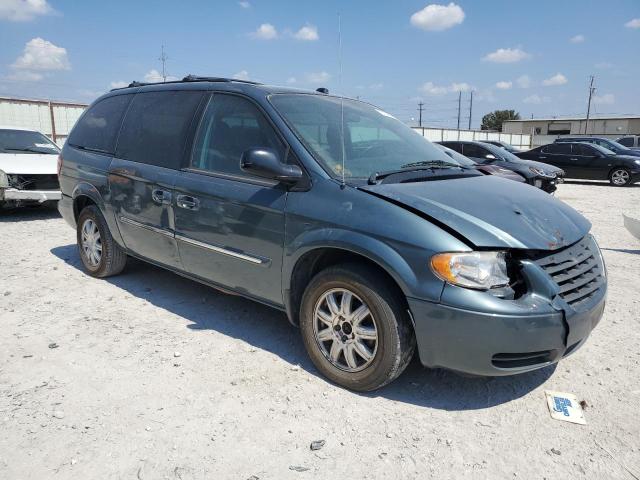 Photo 4 from auction – 2005 CHRYSLER TOWN & COU with VIN 2C4GP54L65R567709