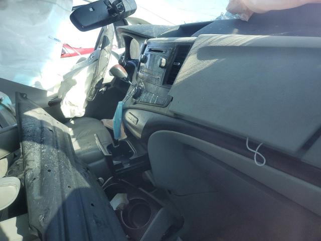Photo 8 from auction – 2011 TOYOTA SIENNA XLE with VIN 5TDYK3DC8BS046730