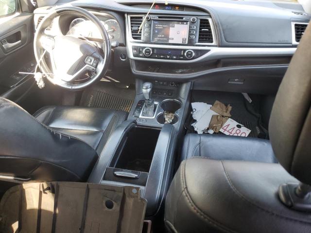 Photo 8 from auction – 2018 TOYOTA HIGHLANDER with VIN 5TDJZRFH2JS854630