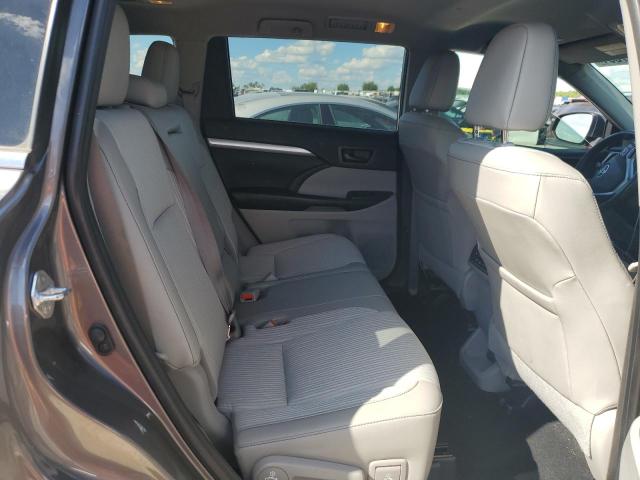 Photo 11 from auction – 2019 TOYOTA HIGHLANDER with VIN 5TDZZRFH2KS292054