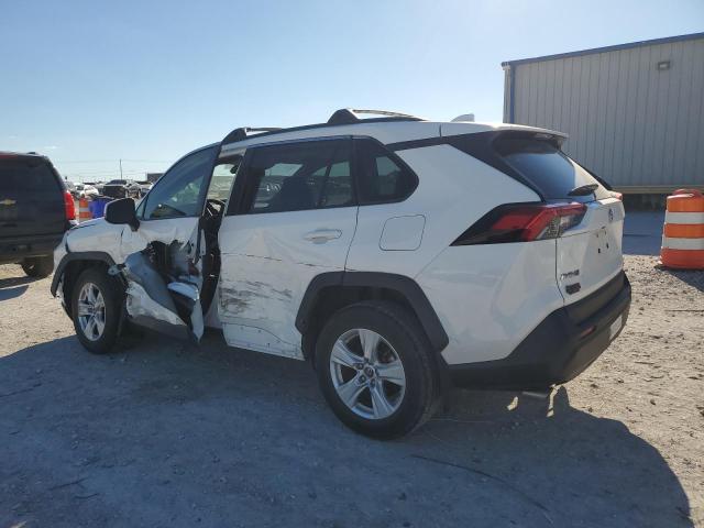Photo 2 from auction – 2019 TOYOTA RAV4 XLE with VIN JTMW1RFVXKD035056