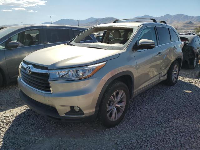 TOYOTA HIGHLANDER 2015 with VIN 5TDKKRFHXFS040905 - Photo from auction