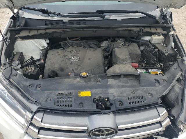 Photo 12 from auction – 2017 TOYOTA HIGHLANDER with VIN 5TDDZRFH9HS437514