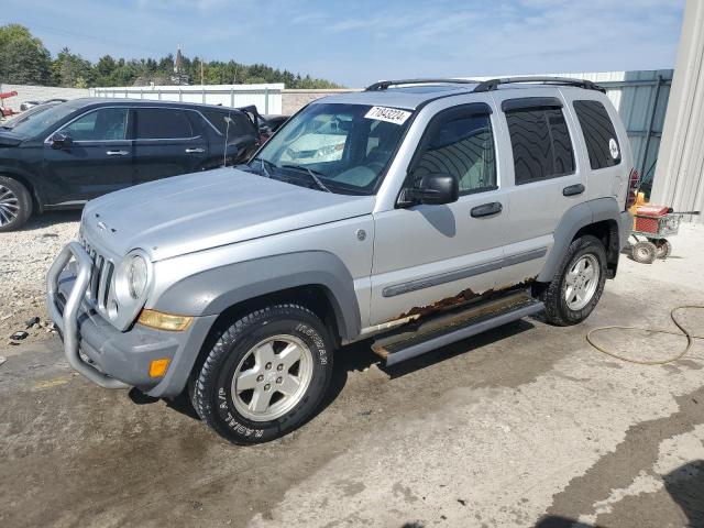 JEEP LIBERTY SP 2005 with VIN 1J4GL48K95W592936 - Photo from auction