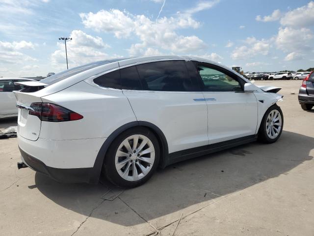 Photo 3 from auction – 2018 TESLA MODEL X with VIN 5YJXCAE20JF112371