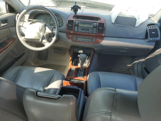 Photo 8 from auction – 2004 TOYOTA CAMRY LE with VIN 4T1BF30K84U071452