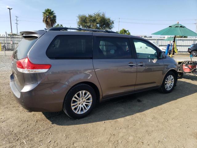 Photo 3 from auction – 2011 TOYOTA SIENNA XLE with VIN 5TDYK3DC1BS001564