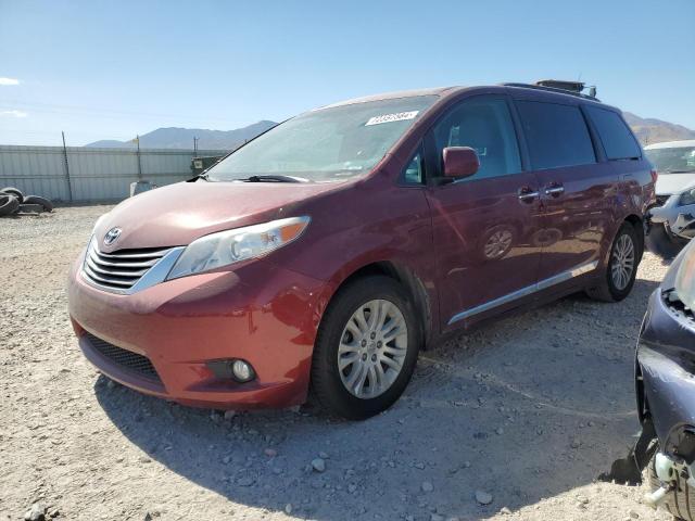 TOYOTA SIENNA XLE 2015 with VIN 5TDYK3DC2FS554522 - Photo from auction