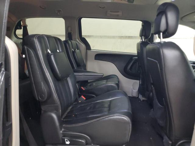 Photo 11 from auction – 2014 CHRYSLER TOWN & COU with VIN 2C4RC1BG4ER112957