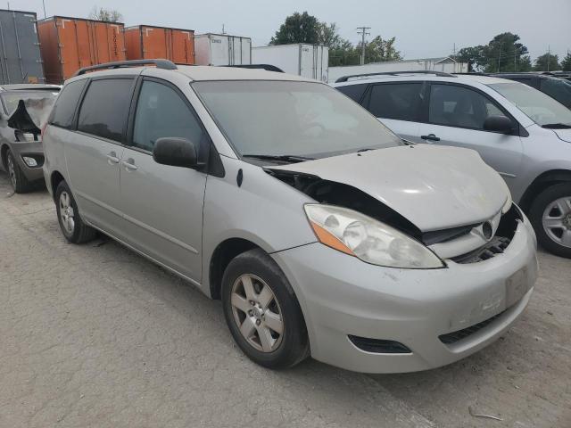Photo 4 from auction – 2010 TOYOTA SIENNA CE with VIN 5TDKK4CC3AS336305