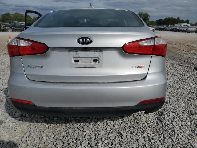 Foto 6 de la subasta – 2016 KIA FORTE EX con VIN KNAFX4A89G5530494