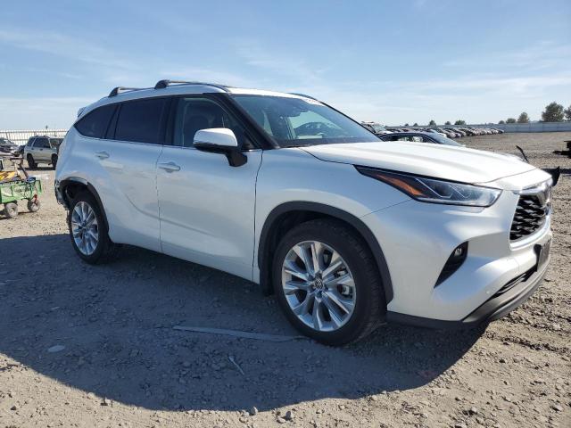 Photo 4 from auction – 2022 TOYOTA HIGHLANDER with VIN 5TDDZRBH4NS230708