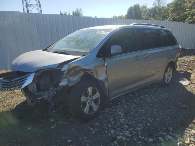 TOYOTA SIENNA LE 2015 with VIN 5TDKK3DC3FS594677 - Photo from auction