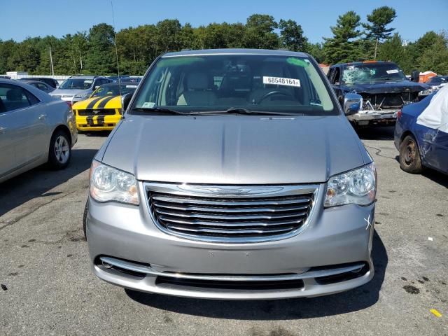 Photo 5 from auction – 2015 CHRYSLER TOWN & COU with VIN 2C4RC1CG3FR547291
