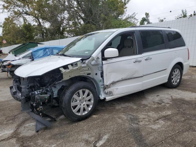 CHRYSLER TOWN & COU 2016 with VIN 2C4RC1BG5GR166092 - Photo from auction