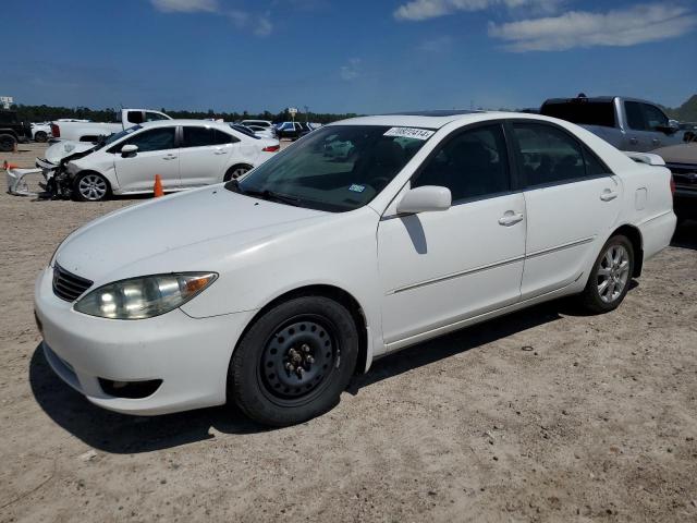 TOYOTA CAMRY LE 2005 with VIN 4T1BF32K85U607184 - Photo from auction