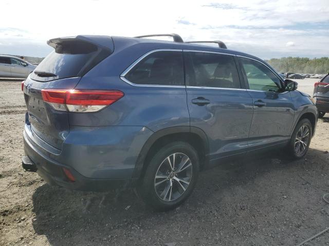 Photo 3 from auction – 2017 TOYOTA HIGHLANDER with VIN 5TDZARFH4HS027216