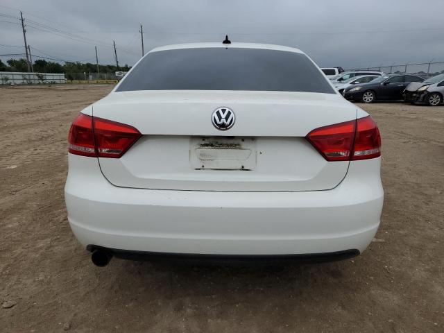 Photo 6 from auction – 2015 VOLKSWAGEN PASSAT S with VIN 1VWAS7A34FC114376