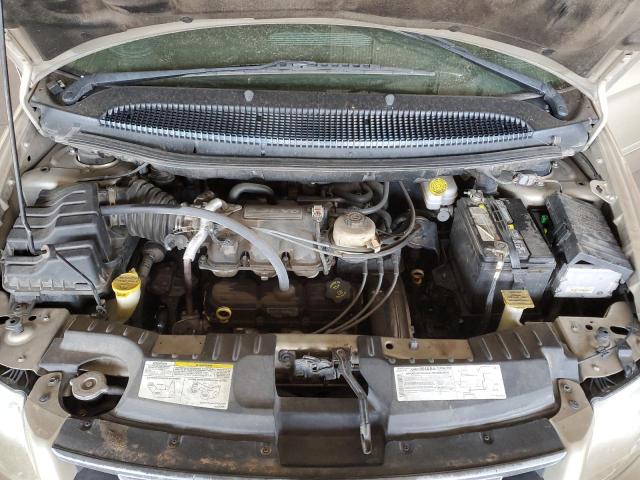 Photo 12 from auction – 2005 CHRYSLER TOWN & COU with VIN 2C4GP44R35R124206