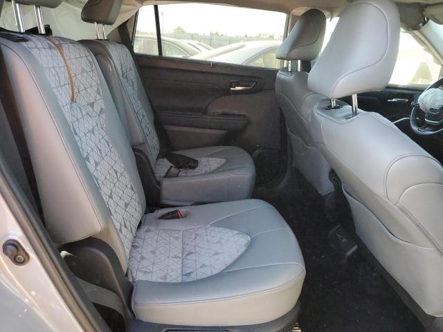 Photo 11 from auction – 2022 TOYOTA HIGHLANDER with VIN 5TDABRCHXNS538858