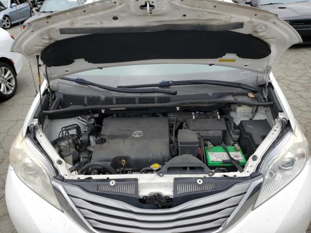 Photo 12 from auction – 2014 TOYOTA SIENNA XLE with VIN 5TDYK3DC1ES409129