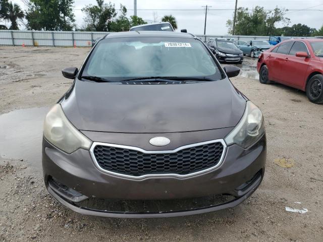 Photo 5 from auction – 2018 KIA FORTE LX with VIN 3KPFK4A72JE167539