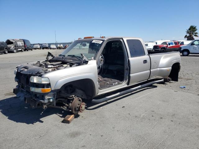 CHEVROLET SILVERADO 2002 with VIN 1GCJK33162F107204 - Photo from auction