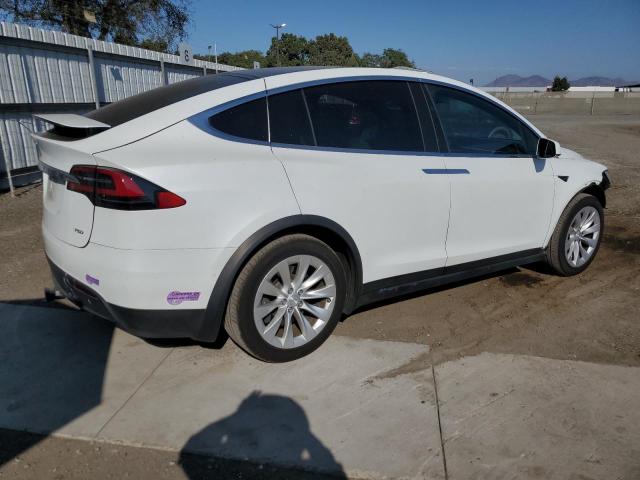 Photo 3 from auction – 2018 TESLA MODEL X with VIN 5YJXCBE25JF088610