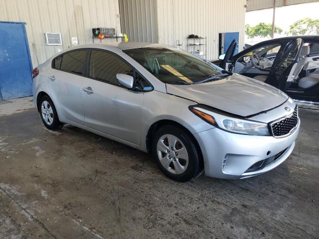 Photo 4 from auction – 2018 KIA FORTE LX with VIN 3KPFK4A75JE170077
