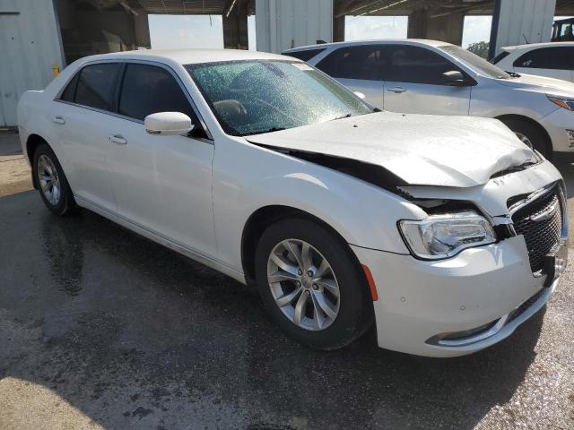 Photo 4 from auction – 2015 CHRYSLER 300 LIMITE with VIN 2C3CCAAG0FH743692