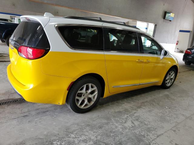 Photo 3 from auction – 2017 CHRYSLER PACIFICA T with VIN 2C4RC1BG7HR676610