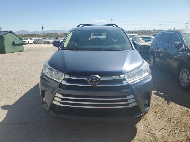 Photo 5 from auction – 2017 TOYOTA HIGHLANDER with VIN 5TDZZRFH8HS219179