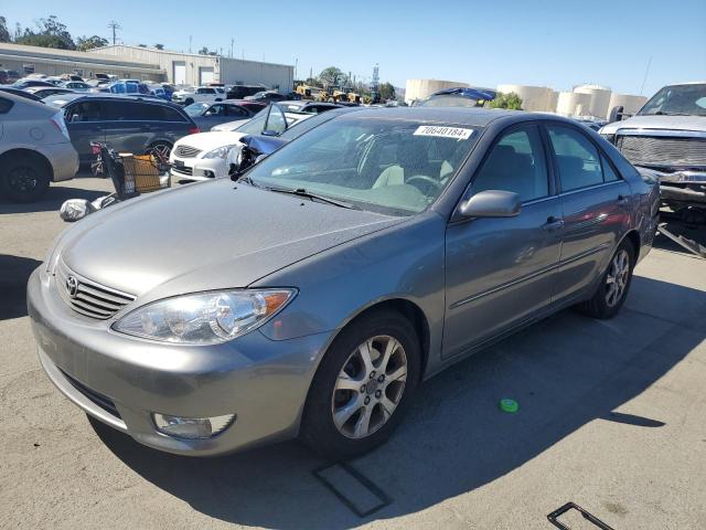 TOYOTA CAMRY LE 2005 with VIN 4T1BF30K85U613795 - Photo from auction