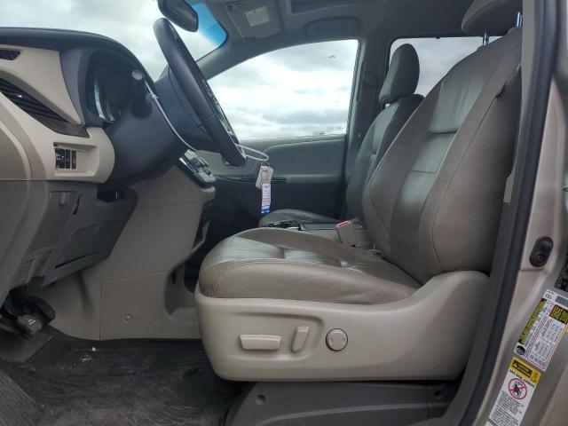 Photo 7 from auction – 2017 TOYOTA SIENNA XLE with VIN 5TDDZ3DC7HS161595