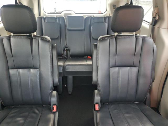 Photo 10 from auction – 2015 CHRYSLER TOWN & COU with VIN 2C4RC1BG3FR706408