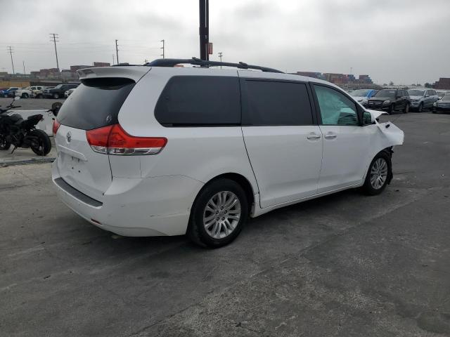 Photo 3 from auction – 2013 TOYOTA SIENNA XLE with VIN 5TDYK3DC5DS360421