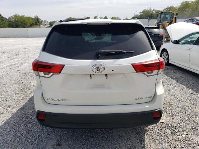 Photo 6 from auction – 2018 TOYOTA HIGHLANDER with VIN 5TDJZRFH6JS485383