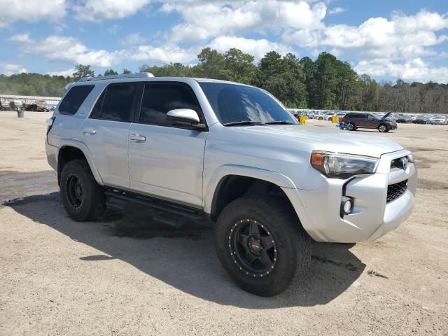 Photo 4 from auction – 2018 TOYOTA 4RUNNER SR with VIN JTEBU5JR7J5538489