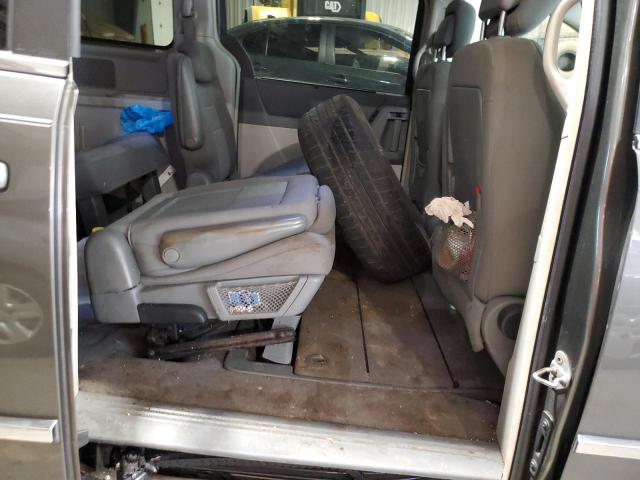 Photo 11 from auction – 2010 CHRYSLER TOWN & COU with VIN 2A4RR5D14AR442178