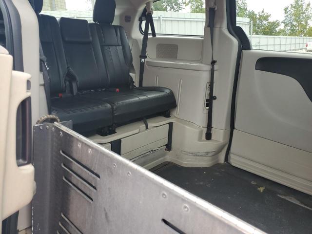 Photo 11 from auction – 2013 CHRYSLER TOWN & COU with VIN 2C4RC1BG8DR776774