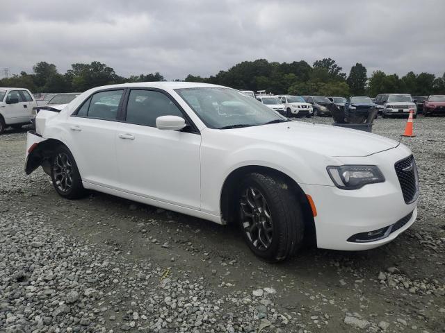 Photo 4 from auction – 2017 CHRYSLER 300 S with VIN 2C3CCAGG9HH587016